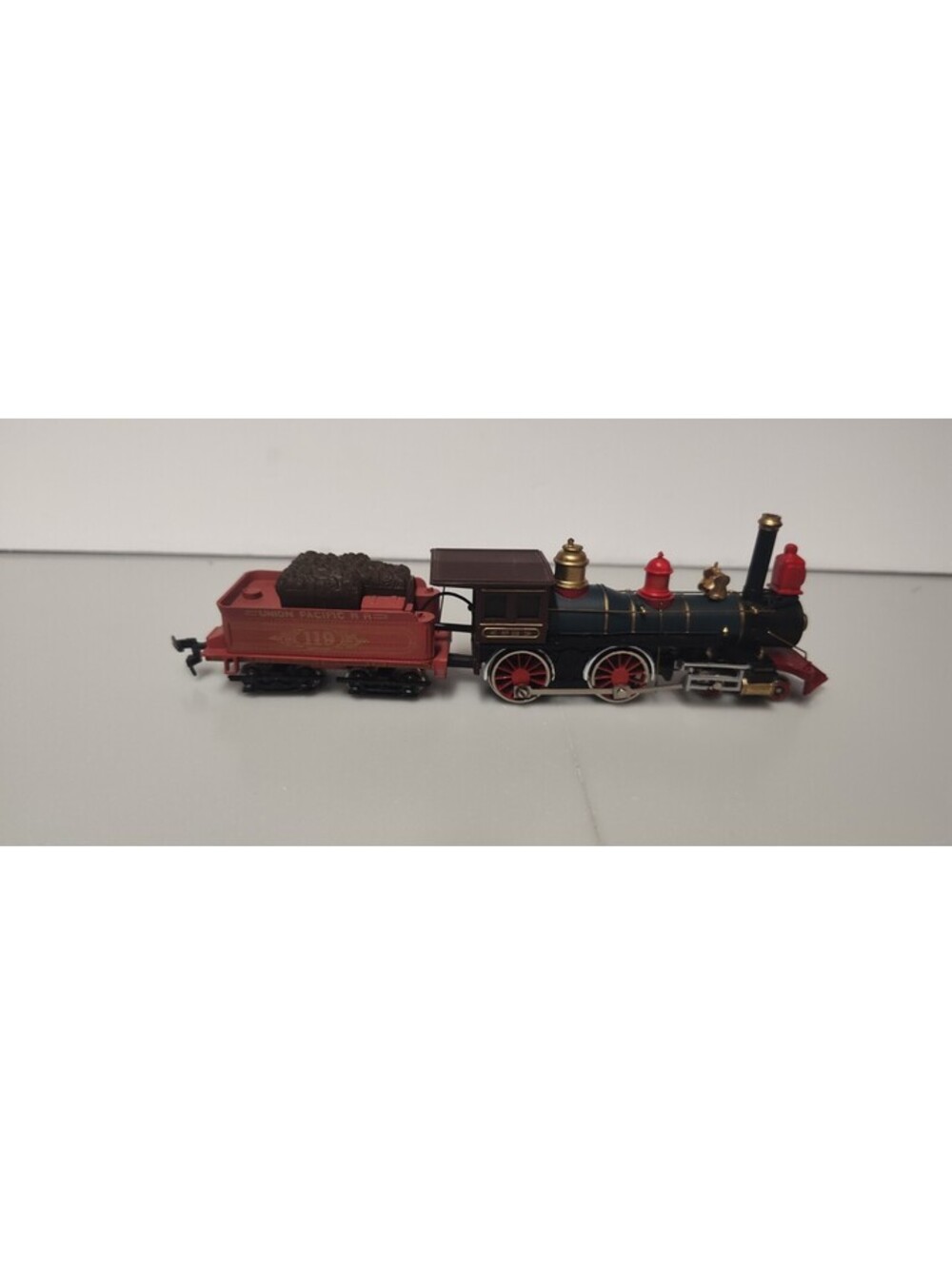 Vintage Bachmann HO Scale Union Pacific No. 119 4-4-0 Steam Locomotive & Tender